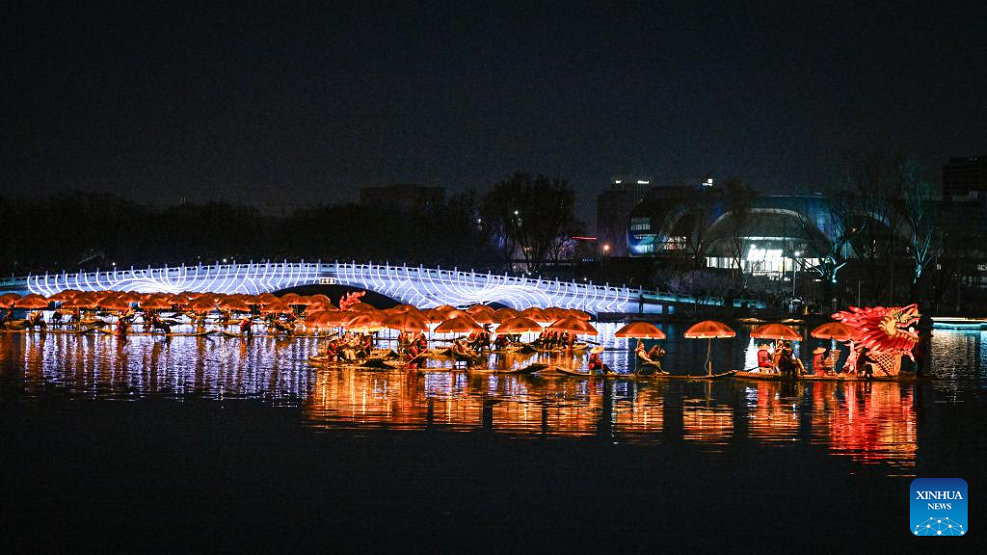 Persembahan Rakyat Yangshuo Terangi Malam Beijing