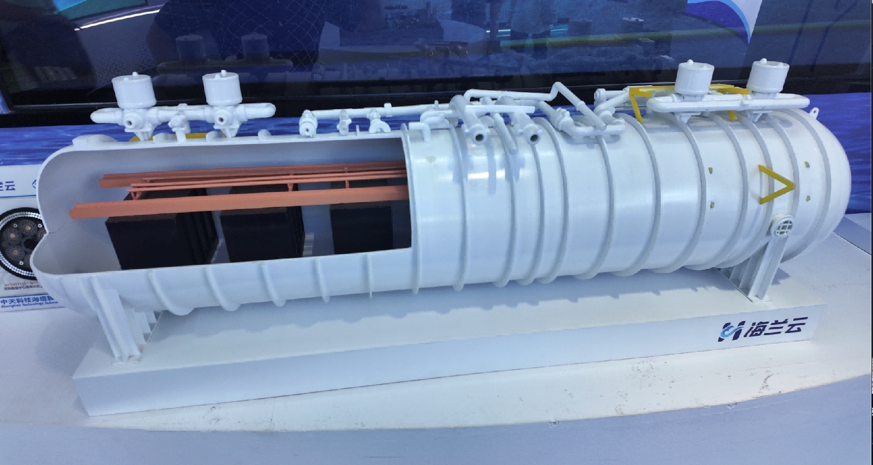 Foto menunjukkan model sebuah modul pusat data bawah air di kaunti autonomi Li Lingshui di provinsi Hainan, selatan China. (Foto/Sun Shuang)