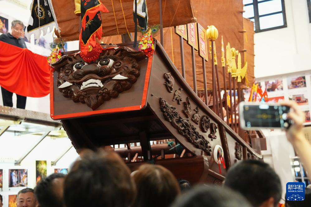 Orang melawat replika kapal “Wangkang” pada upacara Wangkang Melaka 1919 di Muzium Wangkang Malaysia-China, Melaka, 29 Mac 2026. (Xinhua/Chen Zeguo)
