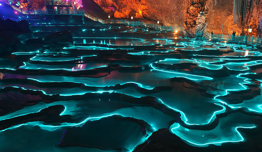 Foto menunjukkan pemandangan yang indah dan mengagumkan di Gua Huangxian di Gunung Dahong, bandar Zhongxiang, provinsi Hubei, tengah China. (Foto/You Di)