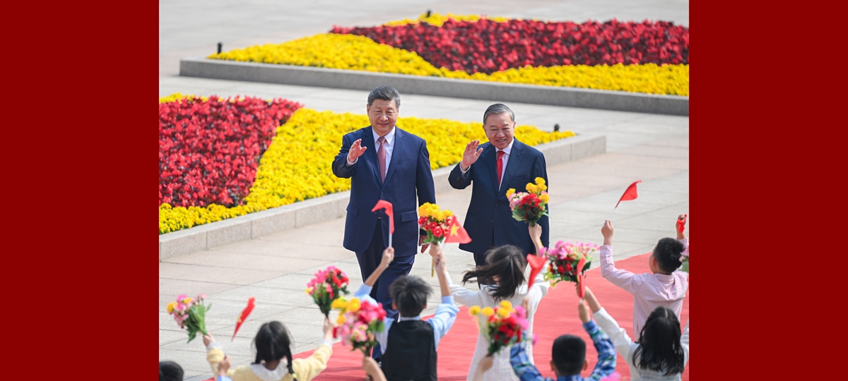 Xi Bertemu Presiden Vietnam To Lam di Beijing