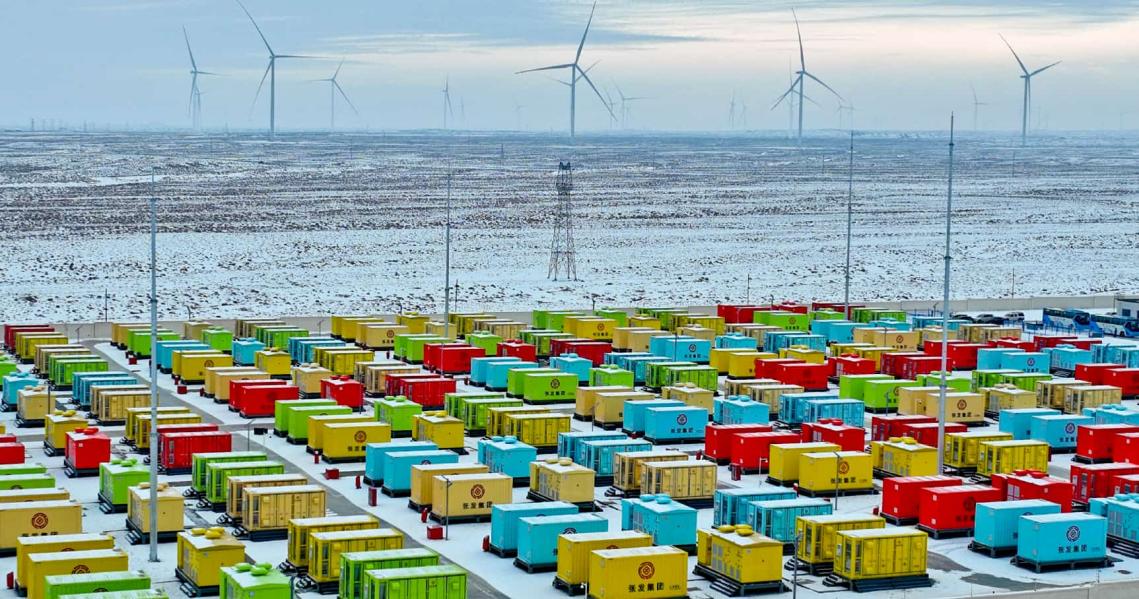 Foto menunjukkan sebuah stesen penyimpan kuasa di kaunti Linze, Zhangye, provinsi Gansu, barat laut China. (Foto/Wang Jiang)