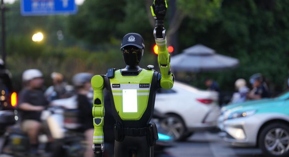 Robot Trafik Pintar Ditempatkan di Hangzhou