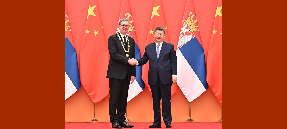 Xi Anugerahkan Pingat Persahabatan kepada Presiden Serbia