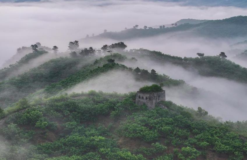 Pemandangan Pagi di Tembok Besar, Zhunhua