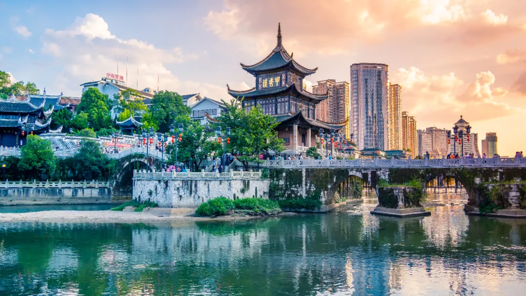 Pavilion Jiaxiu, Guiyang. Foto oleh Tu Min, People's Daily Online