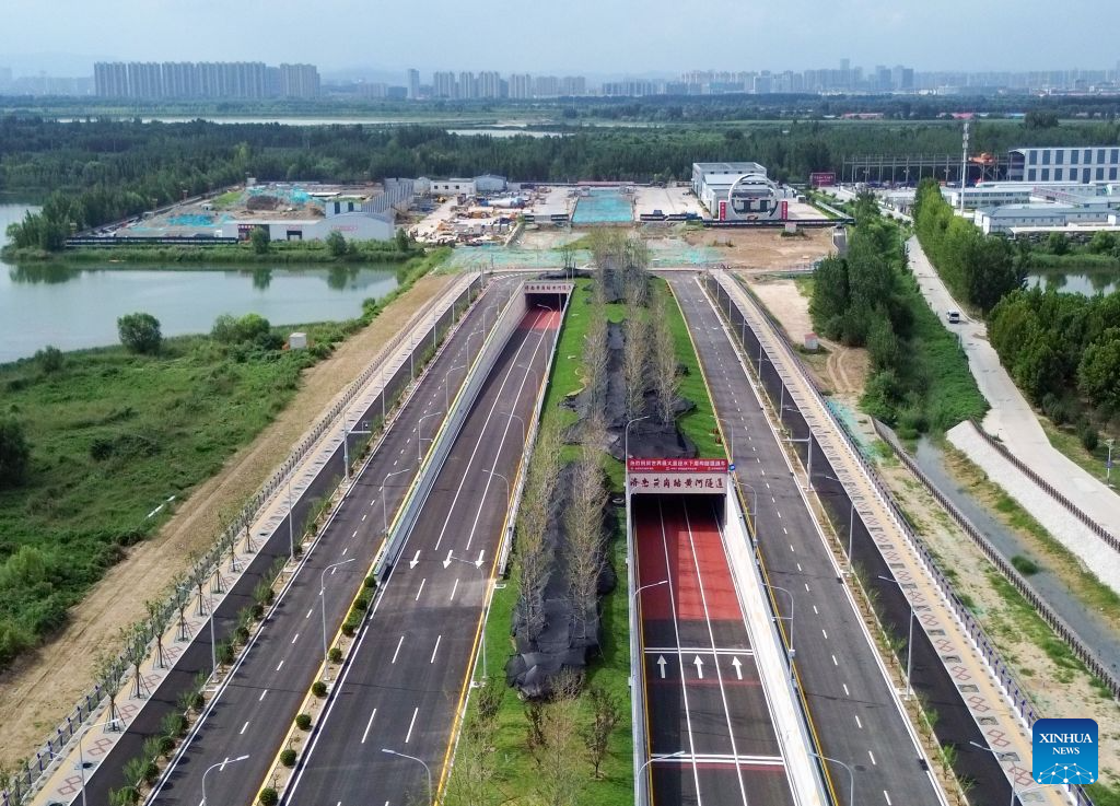 Foto udara bertarikh 25 Ogos 2026 ini menunjukkan sebuah terowong merentasi Sungai Kuning di Jinan, provinsi Shandong, timur China. (Xinhua/Zhu Zheng)