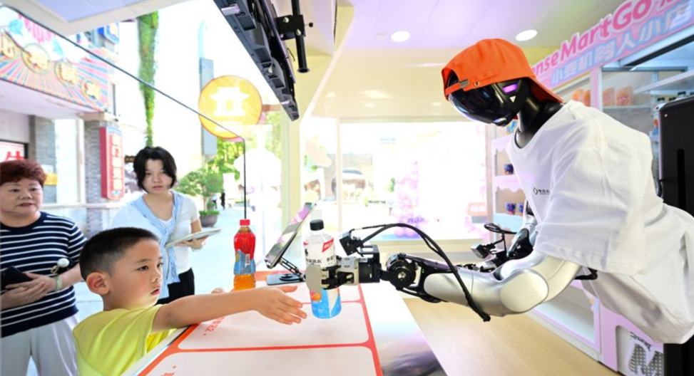 Hefei Perkenal Pekedai Robot di Daerah Komersial