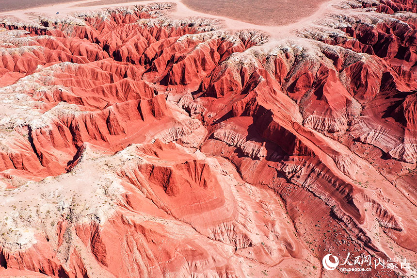 Foto menunjukkan pemandangan udara Gunung Dahong di Naomugeng Sumu, Siziwang Banner, Ulanqab, Wilayah Autonomi Mongolia Dalam, utara China. (Foto/ Lyu Haojun)