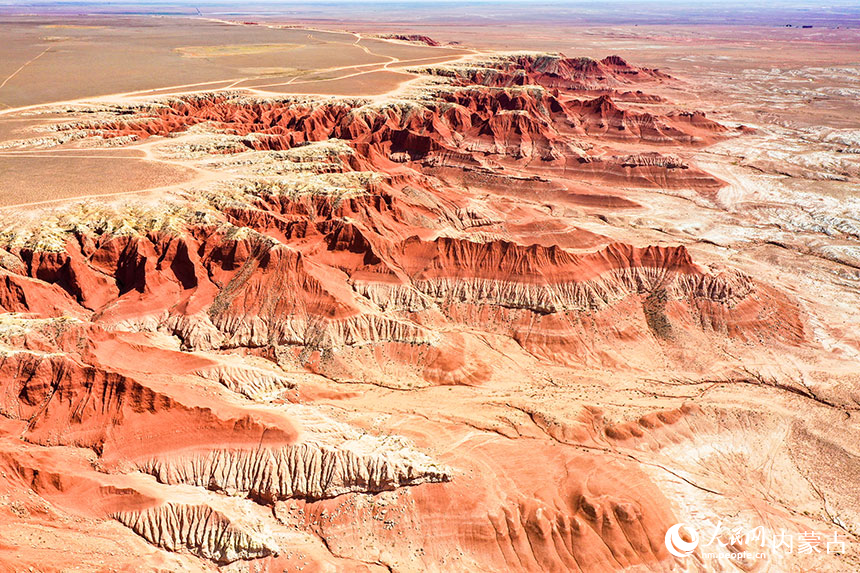 Foto menunjukkan pemandangan udara Gunung Dahong di Naomugeng Sumu, Siziwang Banner, Ulanqab, Wilayah Autonomi Mongolia Dalam, utara China. (Foto/ Lyu Haojun)