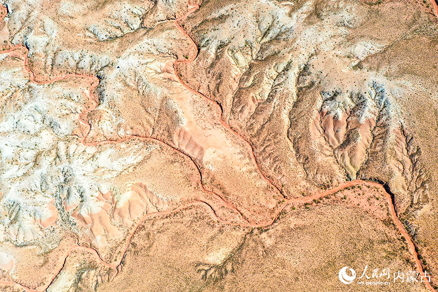 Foto menunjukkan pemandangan udara Gunung Dahong di Naomugeng Sumu, Siziwang Banner, Ulanqab, Wilayah Autonomi Mongolia Dalam, utara China. (Foto/ Lyu Haojun)