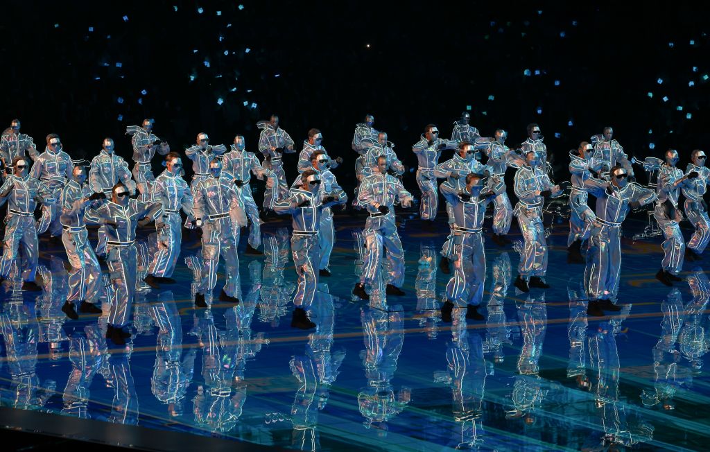 Orang dan robot membuat persembahan pada majlis pembukaan Pertandingan WorldSkills ke-48 di Shanghai, timur China, 22 September 2026. (Xinhua/Jin Liwang)