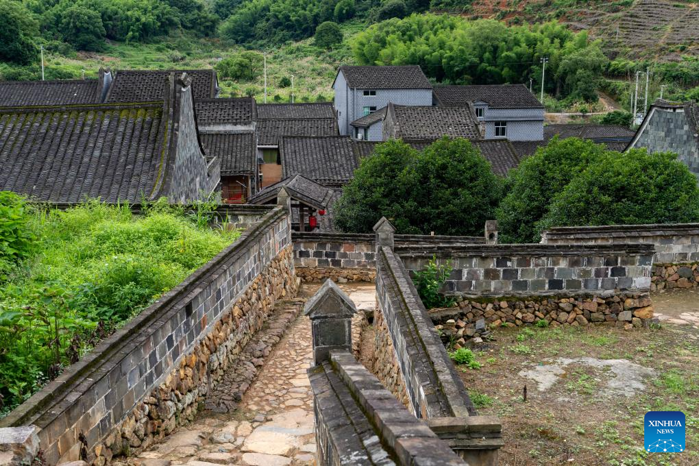 Foto yang diambil pada 10 Jun 2026 ini memaparkan pemandangan di kampung Banyueli, kaunti Xiapu, bandar Ningde, provinsi Fujian, tenggara China. (Xinhua/Zhang Xiaoyu)